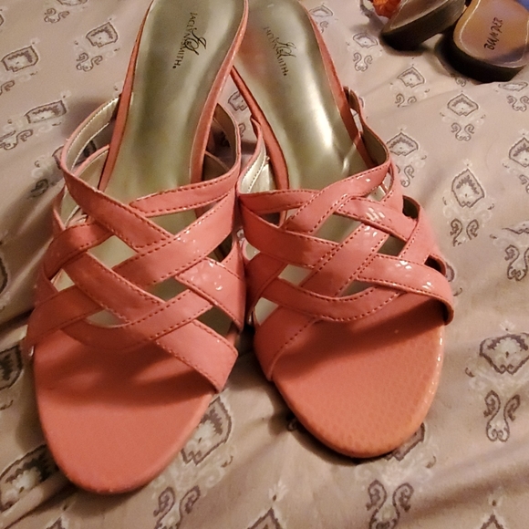 Heels - Picture 6 of 8